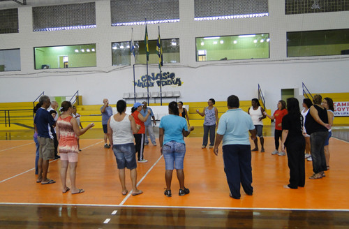 O evento, hoje de manhã, reuniu pessoas que estão lutando contra o vício do tabaco (Foto: Divulgação)