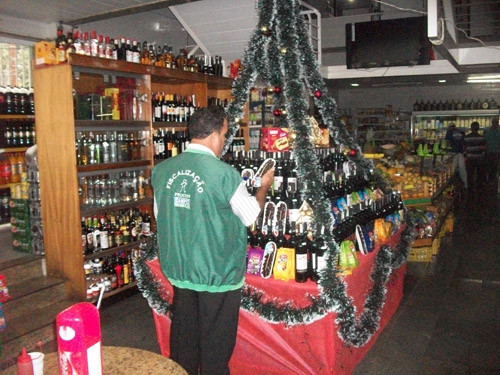 O trabalho de fiscalização e orientação aos consumidores no período que antecede o Natal será finalizado nesta sexta-feira (21) (Foto: Secom)