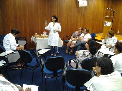 O projeto Cuidando de Quem Cuida reuniu servidores de todas as unidades da Fundação Municipal de Saúde (FMS) para um Workshop de Culinária (Foto: Secom)
