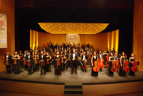 Este ano, 14 anos depois de sua inauguração, o Trianon realizou o antigo sonho de colocar em funcionamento a Orquestra, o Coro e o Corpo de Baile Municipais (Foto: Secom)