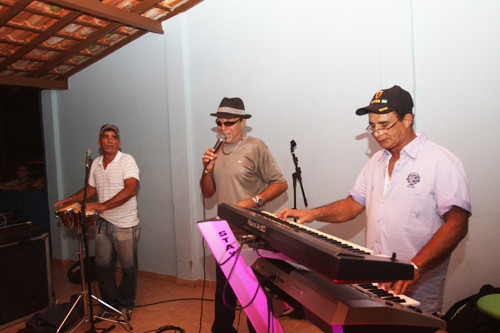Carlos Gardel já participou de diversos festivais e realizou apresentações em oito estados brasileiros. Na TV, se apresentou em emissoras regionais e, na década de 80, no Programa Silvio Santos (Foto: Secom)