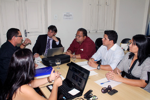 O secretário de Trabalho e Renda de Campos, José Alberto, recebeu o responsável pela pasta, em Porciúncula, Anderson Vinicius Toledo Andrade (Foto: Secom)