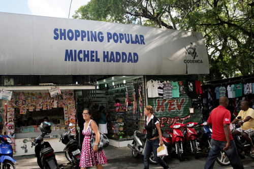 Os permissionários do Shopping Popular estão conseguindo uma série de benefícios (Foto: Antônio Leudo)
