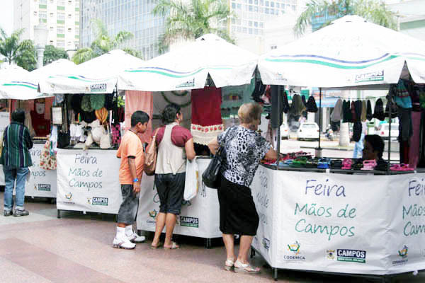 A Feira Mãos de Campos agora é padronizada (Foto: Antônio Leudo)