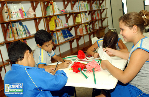 A Biblioteca Municipal Nilo Peçanha, gerenciada pela Fundação Cultural Jornalista Oswaldo Lima, conta com um acervo de cerca de 700 exemplares em braile e audiolivros (Foto: Secom)