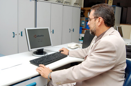 De acordo com Gilmar, o atendimento é feito por advogados e estagiários que prestam diversos serviços jurídicos, proporcionando acesso gratuito à Justiça, assegurando o direito à cidadania aos munícipes (Foto: Secom)