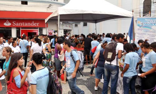 As entidades financiadas pelo Conselho Municipal Promoção dos Direitos da Criança e do Adolescente (CMPDCA) realizaram na tarde desta quarta-feira (13) uma manifestação em defesa dos royalties do petróleo. (Foto: Secom)