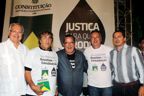 Autoridades da área médica juntos na luta pelos royalties (Foto: Secom)