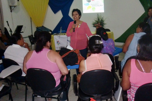 A secretária Municipal de Educação, Joilza Rangel Abreu, realizou na noite de segunda-feira (1º), abertura da capacitação do Programa Brasil Alfabetizado (Foto: Divulgação)