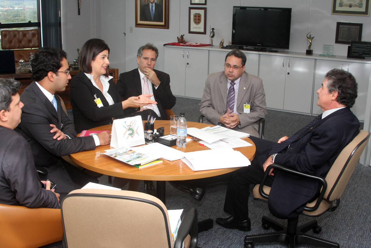 A prefeita Rosinha acaba de ser recebida pelo ministro do STF Marco Aurélio (Foto: Gerson Gomes)