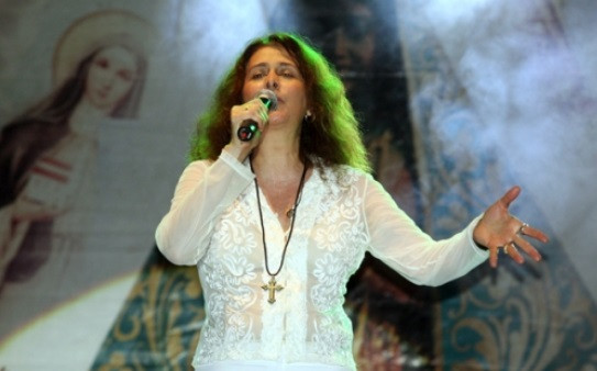 A cantora Joanna é a atração principal da festa, na noite de segunda-feira (8), às 21h (Foto: Divulgação)