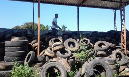 O Ecoponto de Pneus local feito pela secretaria de Serviços Públicos em parceria com a Associação Reciclanip, uma fabricante e importadora de pneus para contribuir com o meio ambiente e colaborar com a prevenção de zoonose (Foto: Secom)