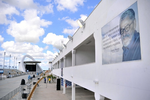 O escritor dá nome ao Centro de Eventos Populares (Foto: Rogério Azevedo)