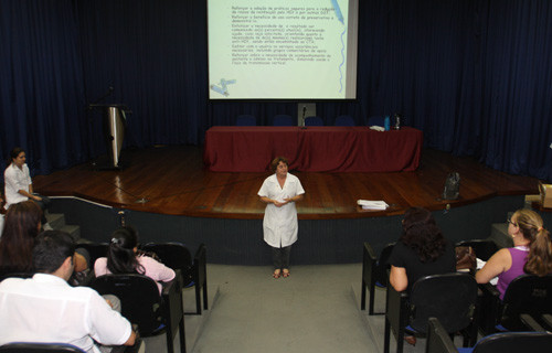 O evento acontece no auditório do Instituto Federal Fluminense (Foto: César Ferreira)