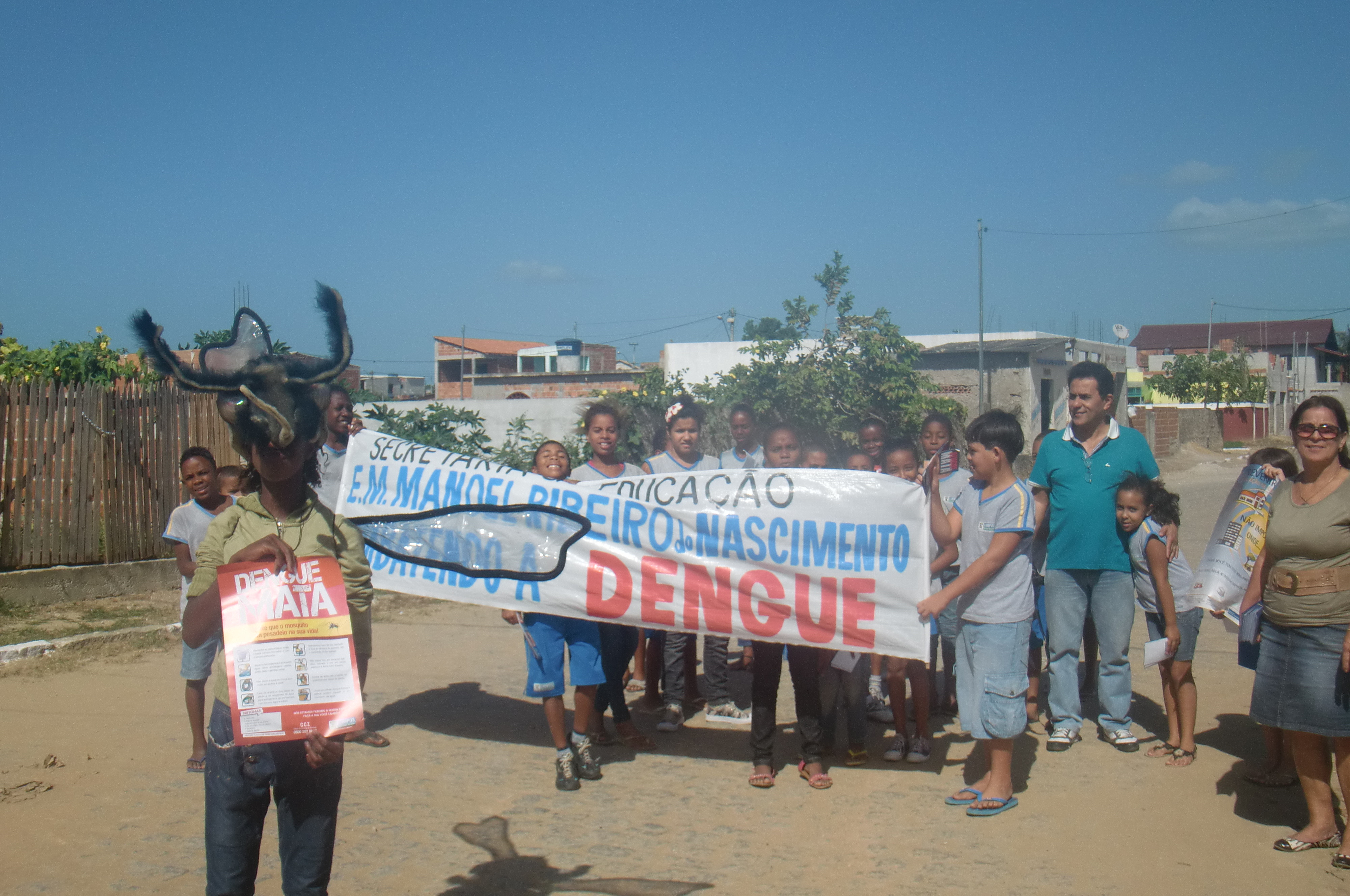 Os alunos da Escola Municipal Modelo Manoel Ribeiro do Nascimento, localizada na Tapera, mostraram que aprenderam as orientações recebidas com a realização do projeto de prevenção à dengue Vamos acabar com isso (Foto: Divulgação)