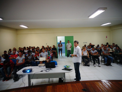 Técnicos da Secretaria Municipal de Defesa do Consumidor (Procon-Campos) continuam com o ciclo de palestras sobre Educação para o consumo, voltado para os alunos da Educação de Jovens e Adultos (EJA), da rede municipal. (Foto: Divulgação)
