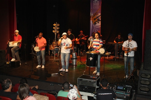 O grupo Dibobeira está entre as atrações da festa e se apresenta neste sábado, depois de Gil Paixão (Foto: Divulgação)