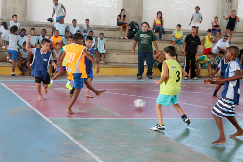 Para participar dos Jogos Estudantis das Escolas Municipais (Jeem), os alunos também precisam ter um bom desempenho nas demais disciplinas, de acordo com a diretora do Centro Educacional 29 de Maio (Foto: Secom)