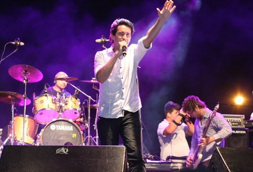 O cantor católico se apresenta no dia de Santo Antônio (Foto: Gerson Gomes)