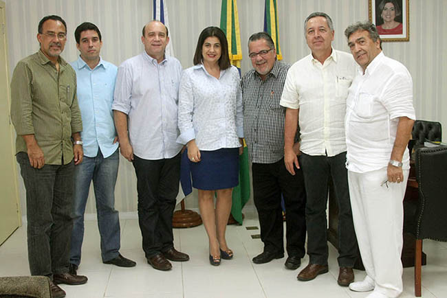 Prefeita Rosinha anuncia mudanças na Saúde e Família e Assistência (Foto: Gerson Gomes)