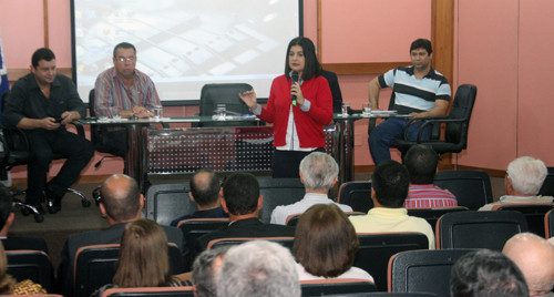 A prefeita Rosinha Garotinho reuniu nesta segunda-feira (24), no auditório do Centro Administrativo José Alves de Azevedo (Foto: Gerson Gomes)