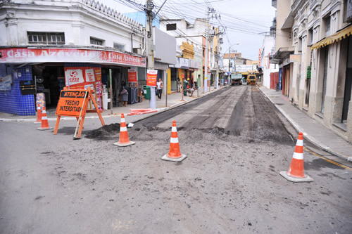 Mais um trecho para as obras de revitalização do Centro Histórico foi interditado para receber intervenções (Foto: Rogério Azevedo)