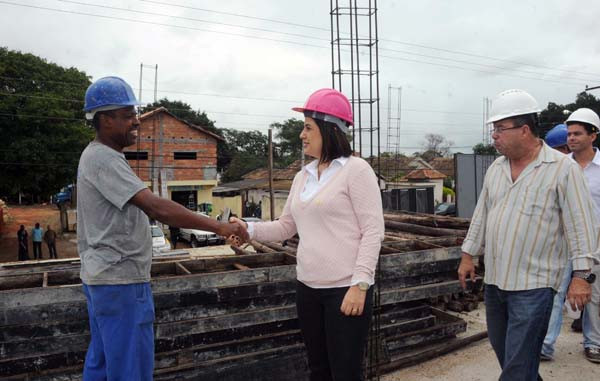 As obras da Escola Municipal João Goulart, em Venda Nova, foram vistoriadas nesta terça-feira (2) pela Prefeita Rosinha Garotinho (Foto: Divulgação)