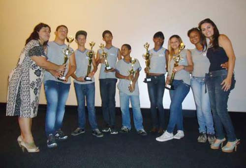 Alunos na premiação do ano passado do concurso (Foto: Divulgação)