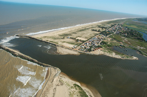 A construção do Terminal Pesqueiro, para atender aos profissionais da pesca da praia do Farol de São Tomé e de Barra do Furado, está em fase de elaboração na Prefeitura de Campos (Foto: Secom)