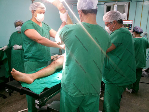 O HFM vem realizando cirurgias eletivas, como as ortopédicas, marcadas atecipadamente (Foto: Divulgação)