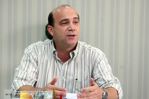 Dr. Chicão afirma que Campos é a única cidade do país que oferece a vacina de graça (Foto: Gerson Gomes)