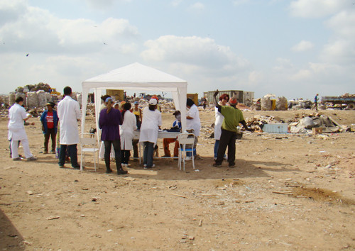 O atendimento aconteceu no próprio aterro sanitário controlado (Foto: Divulgação)