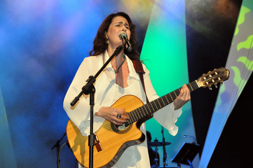 Abrilhantando a programação dos 15 anos do Teatro Municipal Trianon, a cantora Joanna apresenta um grande show nesta sexta-feira (26), às 21h (Foto: Gerson Gomes)