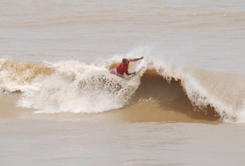 A praia do Farol de São Tomé recebeu mais uma vez, os melhores bodyboarders do país, na 4ª Etapa do Circuito Regional UBCS de Bodyboarding Profissional (Foto: Secom)