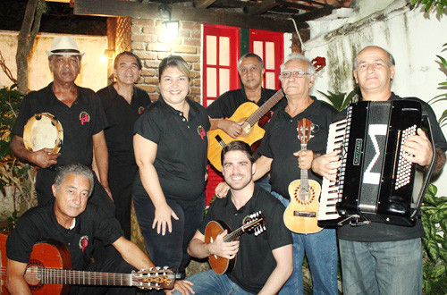 Nesta terça-feira (13), às 20h, no foyer do Teatro Municipal Trianon, o Conjunto regional carinhoso apresentará mais uma edição do Choro & Cia. (Foto: Divulgação)