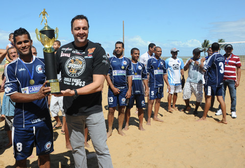 Atual campeão do futebol de areia de Navegantes sai com vitória do primeiro  jogo