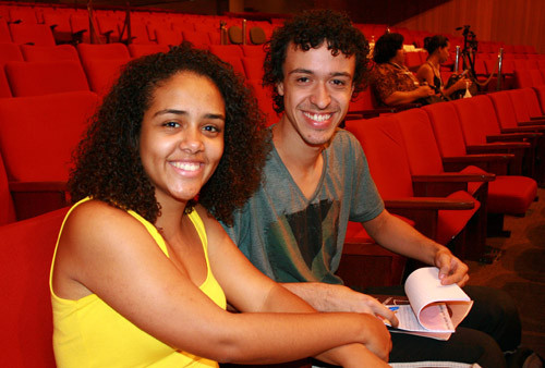 Para os atores Hugo Gandra e Thaís Peixoto, participantes do evento desde 2012, a estrutura melhora a cada ano (Foto: Secom)