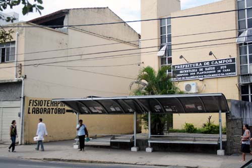 Mais de 50 atendimentos foram feitos no sábado no Centro de Referência da Dengue (CRD) e cerca de 20 no domingo (Foto: Antônio Leudo)