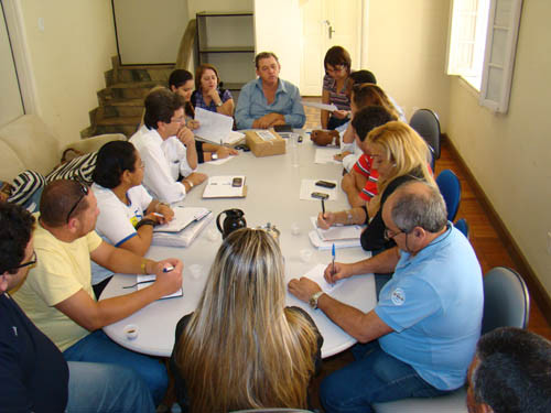 Nesta quinta-feira houve reunião para definir os últimos detalhes do Prefeitura Presente de sábado (Foto: Marcelo Esqueff)