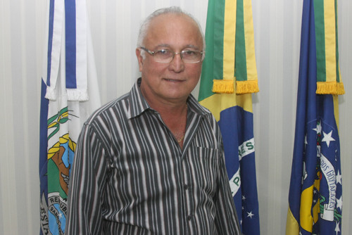 O secretário Jorge Rangel informou que o mutirão dá uma resposta mais rápida à população e lembrou que, diariamente, equipes padrão percorrem vários bairros e localidades (Foto: Gerson Gomes)