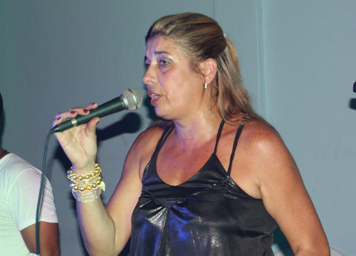 A Secretaria Municipal dos Direitos do Idoso realizam nesta sexta-feira (27), a partir das 15h, um baile no Automóvel Clube, com a cantora Eliane Rodrigues (Foto: Divulgação)