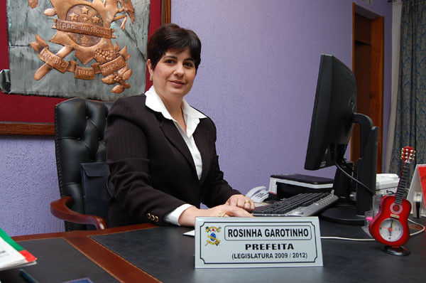 a Prefeita Rosinha Garotinho estará hoje inaugurando o Programa na Baixada (Foto: Gerson Gomes)