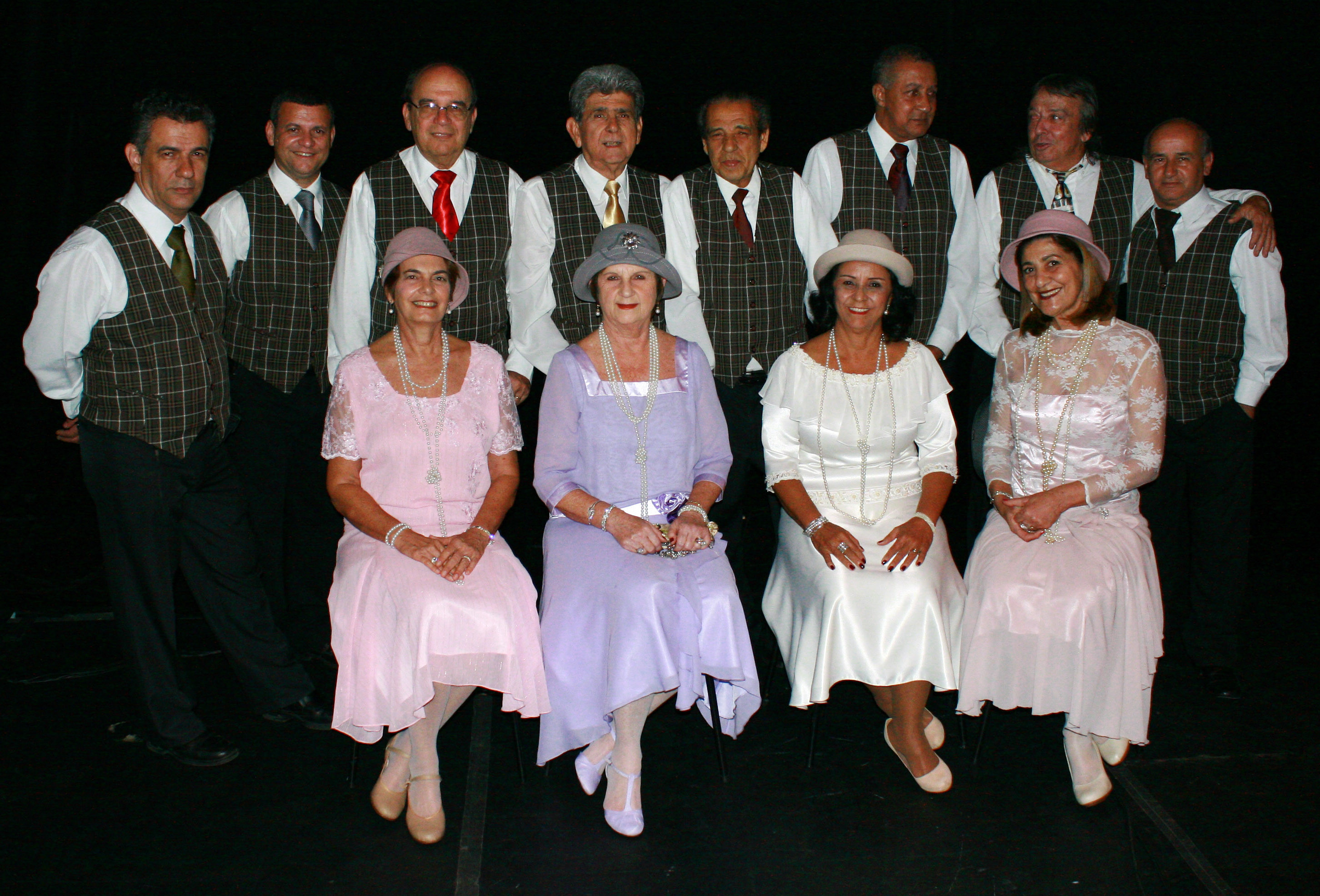 Mais uma vez, José Assad, Ana Maria, Janilce Simões, Waldir Simões, Luiz Omar Monteiro, Amália Marins e Lúcia Maria, estarão reunidos, cantando sucessos do passado (Foto: Divulgação)