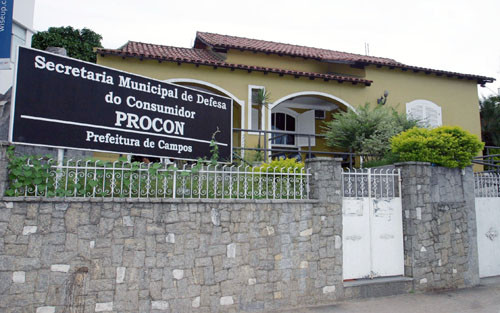 Os técnicos do Procon/Campos, Paulo Martins, diretor de educação e pesquisas e o assessor jurídico Paulo César Cordeiro,  estão participando durante essa semana de mais um ciclo de capacitação sobre proteção ao consumidor e acesso a Justiça. (Foto: Secom)