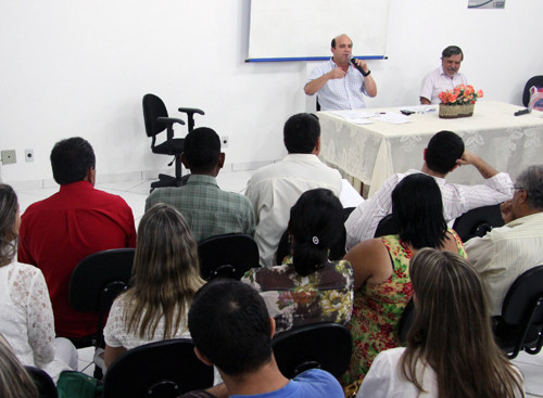 A reunião foi presidida pelo vice-prefeito, secretário de Saúde e presidente do Conselho, Doutor Chicão (Foto: Rodolfo Lins)