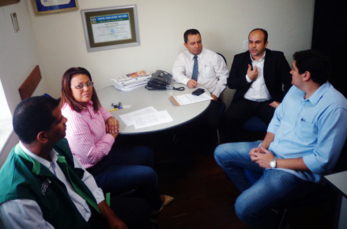 A secretária Rosangela Tavares se reuniu com o gerente estadual do BB,  Raul de Carvalho Nogueira (Foto: Divulgação)