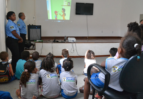Neste mês de novembro as palestras do Ronda Escolar são sobre prevenção de violência (Foto: Secom)