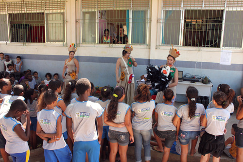 Alunos ficaram admirados com o projeto (Foto: Secom)