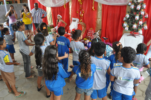 Duas unidades escolares já receberam presentes: a Escola Municipal Lúcia Caldas e a Creche Escola Vera Pretyman. (Foto: Rodolfo Lins)