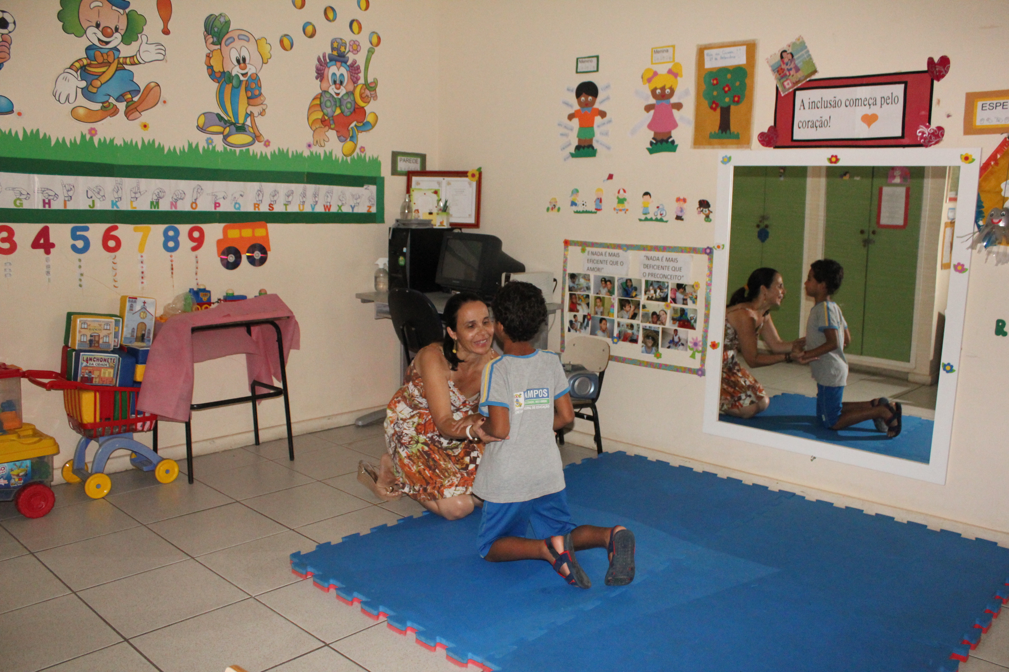 Atualmente, a Secretaria Municipal de Educação, Cultura e Esportes (Smece) mantém 46 salas de recursos nas escolas da rede municipal de ensino (Foto: Secom)